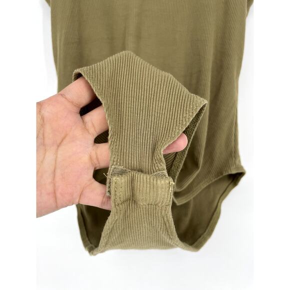 Wild Fable v-Neck Ribbed Sleeveless Bodysuit Size Large - Picture 3 of 7